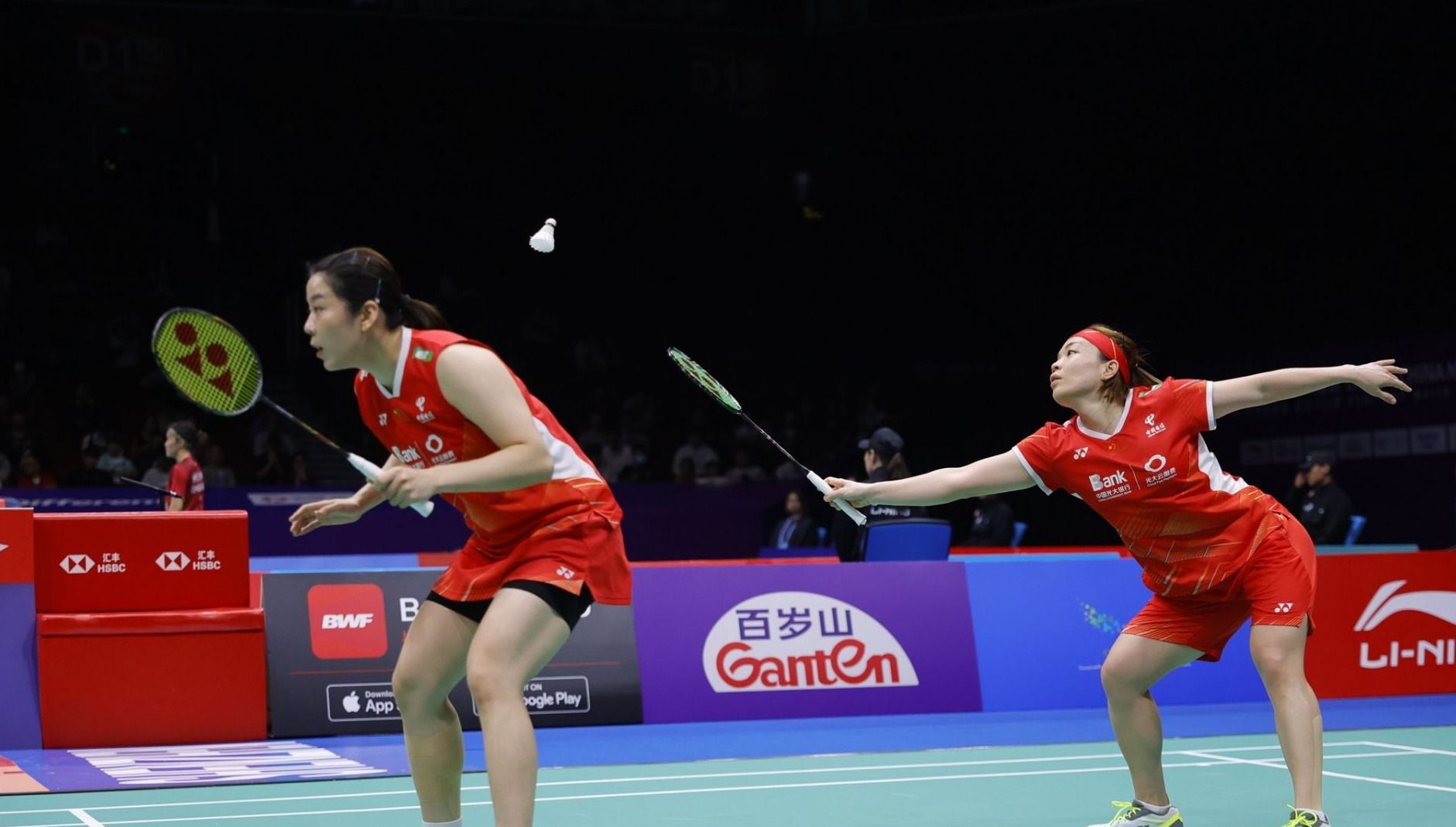 现提供了坚 现提供了坚