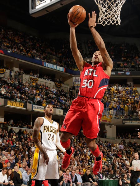 世体：弗里克的巴萨注重细节，攻防两端给人一种平衡之感